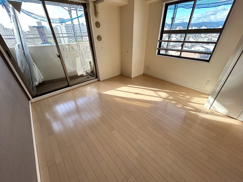 居室・リビング　同物件別部屋