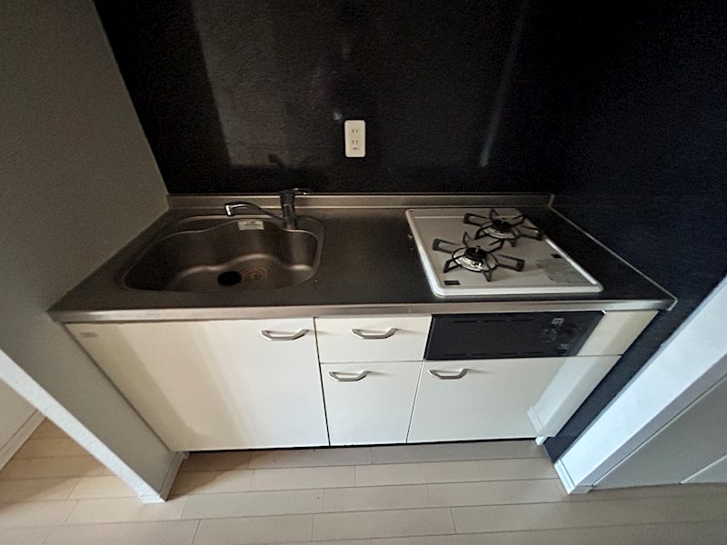 キッチン　同物件別部屋