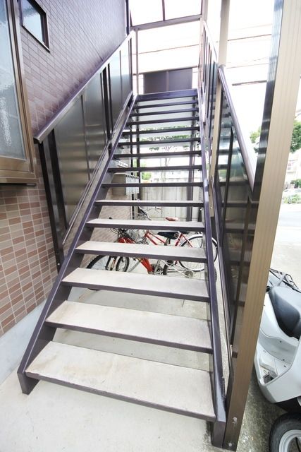 その他共有部分　★2階への階段★