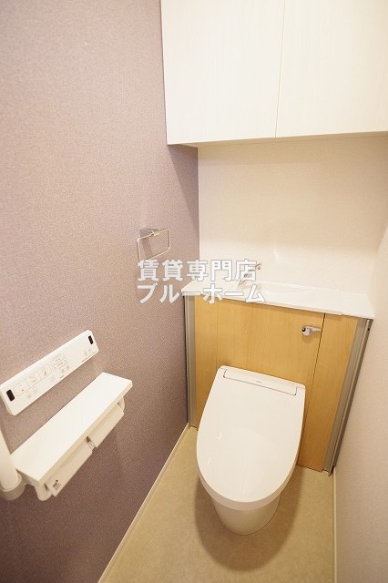 トイレ　温水洗浄便座付きのトイレです！