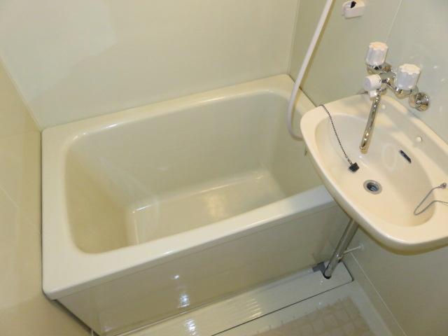 バス・シャワールーム　お風呂場です