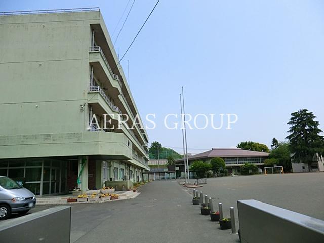 小学校　厚木市立荻野小学校（小学校）まで464m