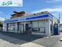 コンビニ　ローソン松阪垣鼻町店（コンビニ）まで437m