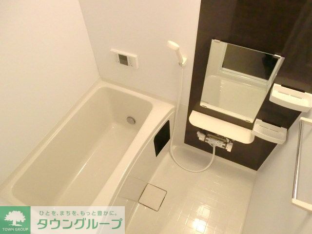 バス・シャワールーム　嬉しい追い焚き機能付きの浴室です
