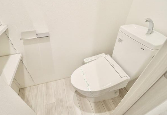 トイレ　別タイプ部屋　参考写真です