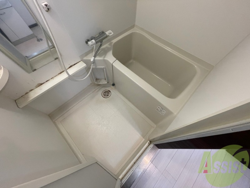 バス・シャワールーム　お風呂になります。一日の疲れを癒してくださいね。