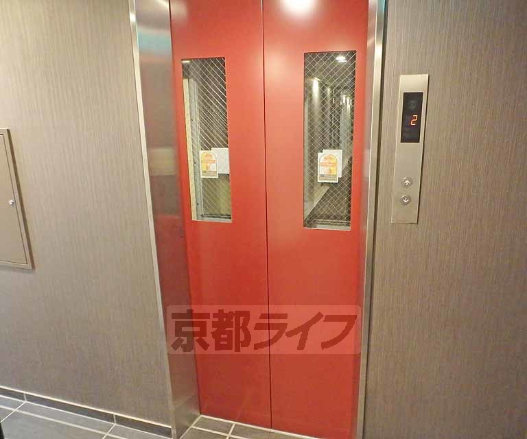 その他　エレベーターです。