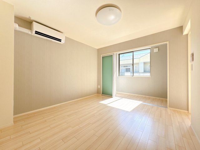居室・リビング　※同物件、同タイプ、間取り反転のお部屋です