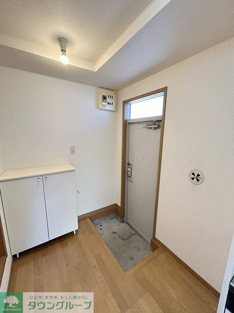 玄関　お部屋探しは株式会社　タウンハウジング　までお気軽にお問合…