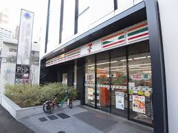 コンビニ　セブンイレブン港区赤坂駅南店（コンビニ）まで100m