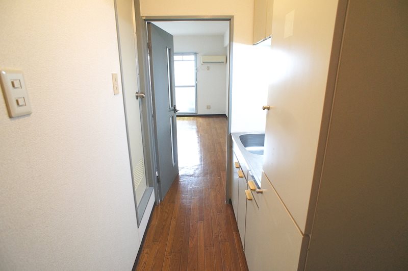 玄関　※同タイプ部屋の写真です。現状を優先します。