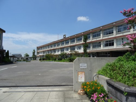 中学校　西尾市立福地中学校（中学校）まで1200m