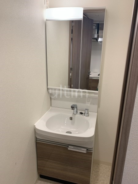 洗面設備　※別のお部屋のお写真です。御参考までに。