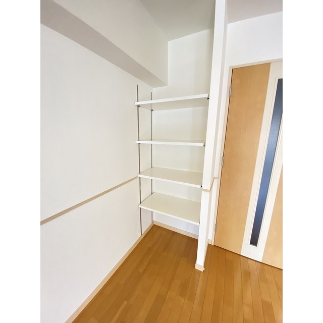 その他　LDK備え付け収納棚