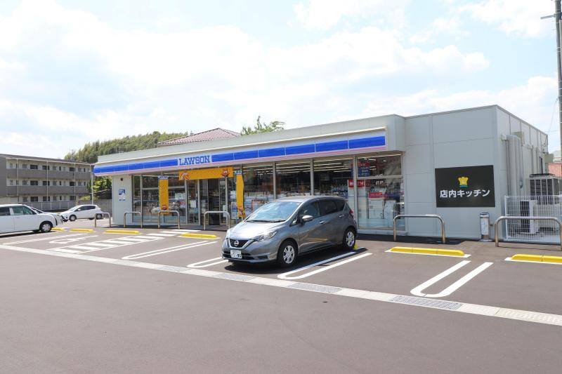 コンビニ　ローソン（コンビニ）まで120m