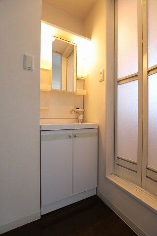 洗面設備　※別部屋参考資料の為、現状を優先します。