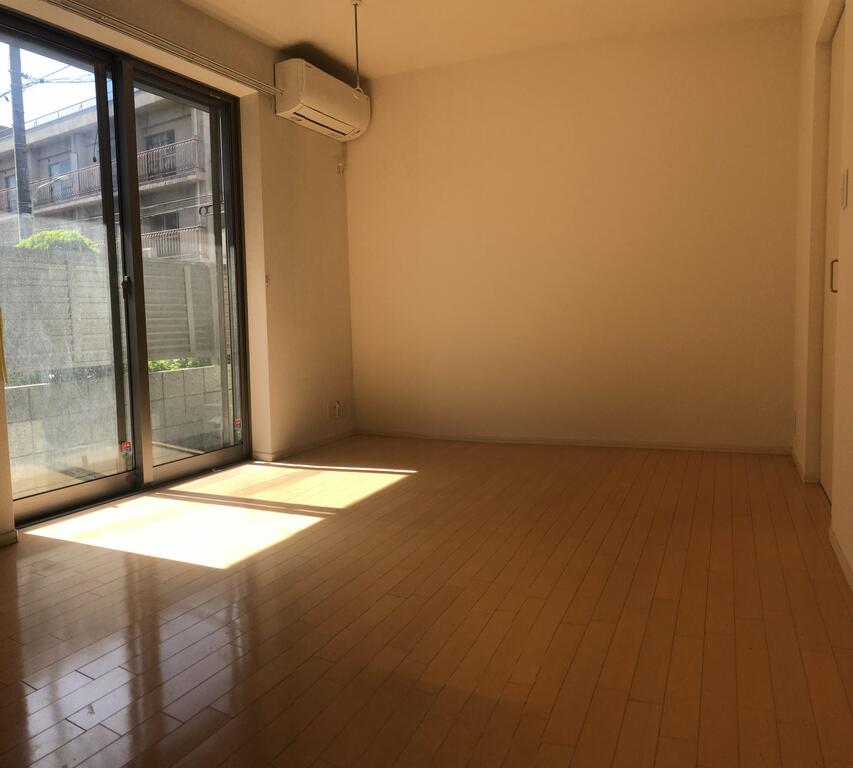 居室・リビング　※別号室参考写真