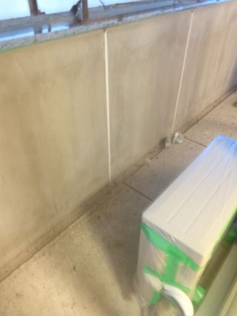 バルコニー　暖かな日差しのふりそそぐバルコニー