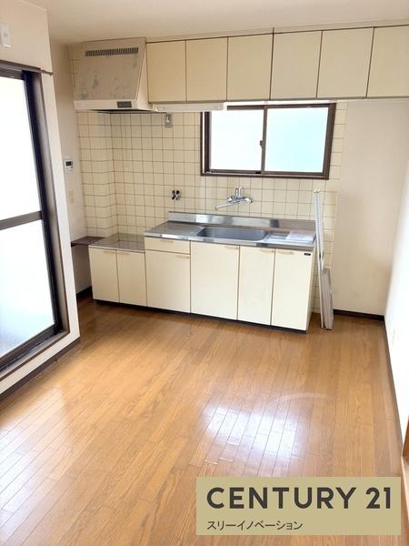 駐車場　ゆったりダイニング