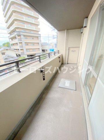 バルコニー　※同タイプの写真となり、実際のお部屋とは異なる場合があります