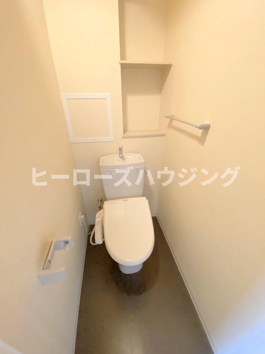 トイレ　※同タイプの写真となり、実際のお部屋とは異なる場合があります