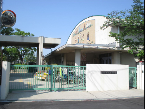 小学校　桜塚小学校（小学校）まで356m