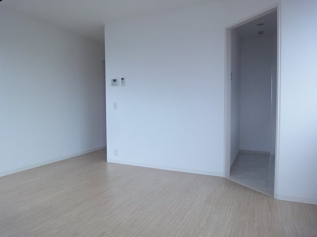 居室・リビング　同マンション別部屋