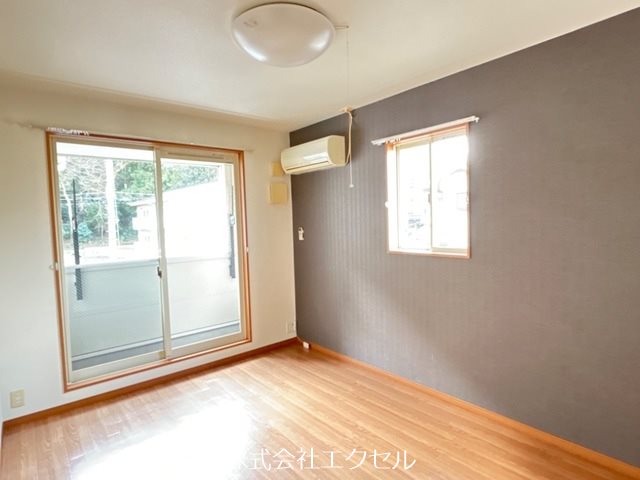 居室・リビング　キッチンからリビングを見渡せます。