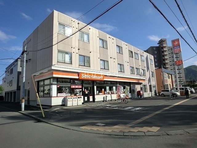 コンビニ　セイコーマート　稲積公園店（コンビニ）まで717m