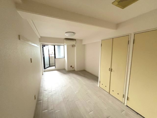 居室・リビング　イメージとして同マンション他部屋を表示しています