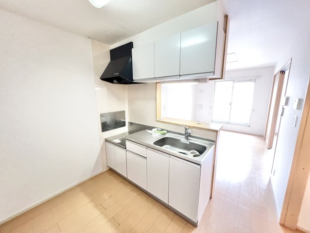 キッチン　※別部屋参考写真