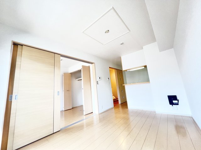 居室・リビング　※別部屋参考写真