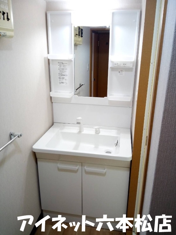 洗面設備　朝の支度はこちらでどうぞ