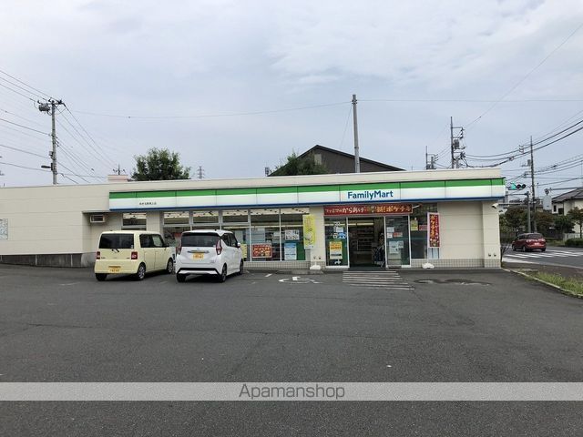 コンビニ　ファミリーマート（コンビニ）まで354m