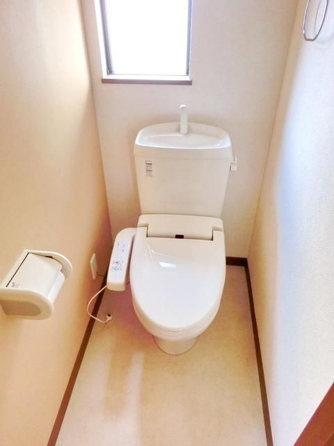 トイレ　★温水洗浄便座設置済み★