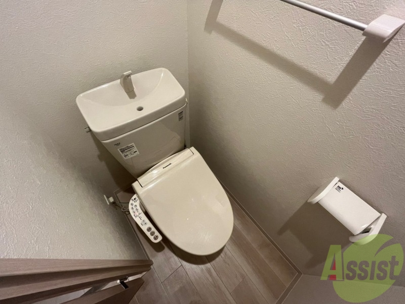 トイレ　こちらはトイレです。清潔感があり、安心して使用できます。
