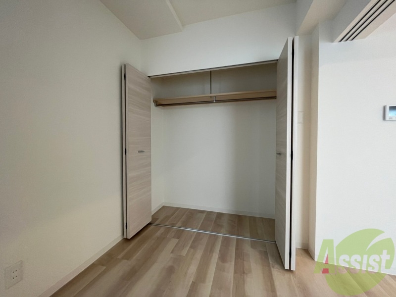 収納　寝室の収納です。部屋がすっきり片付きます。