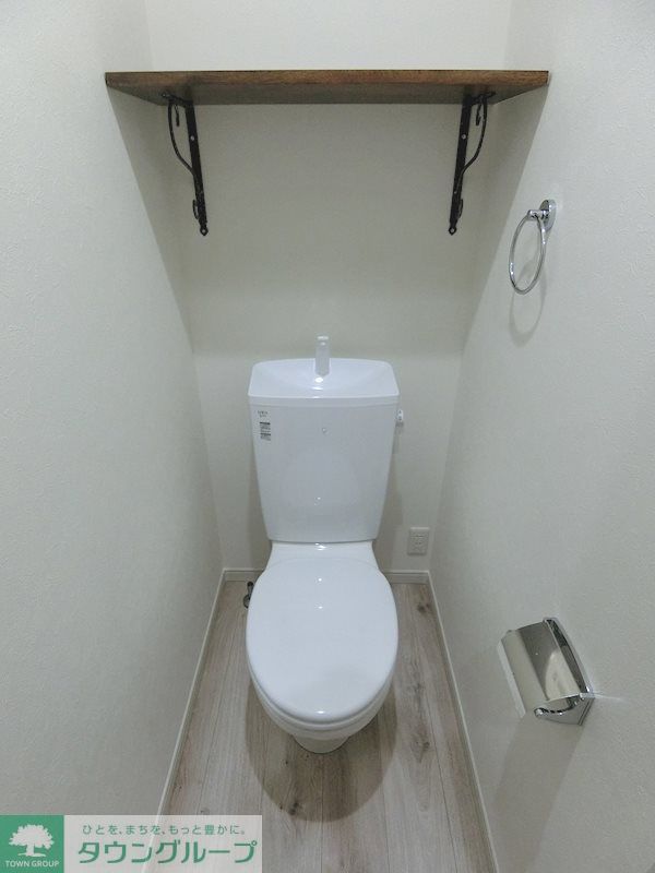 その他　高さ調節可能な棚つき！
