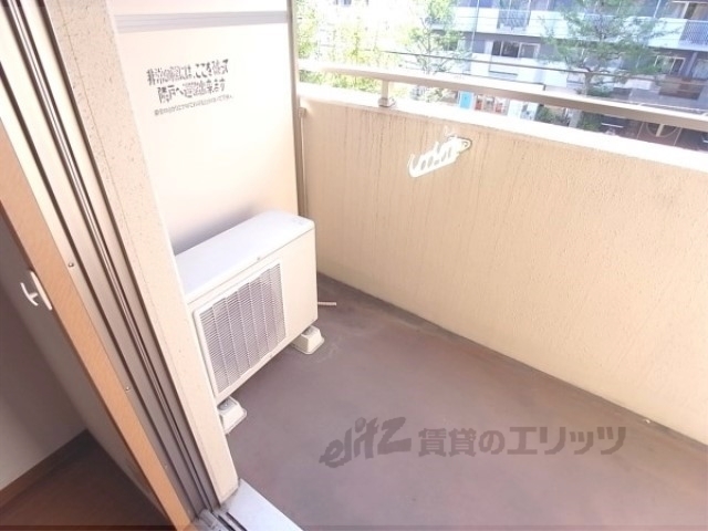 バルコニー　ゆとりあるベランダ