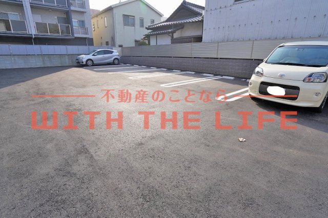 駐車場　駐車場完備です