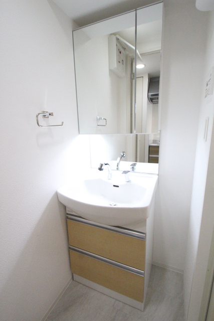 洗面設備　※同号室別階の参考写真です。