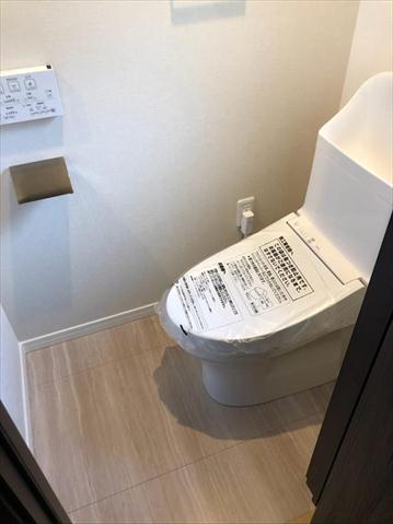 緑町戸建のトイレ写真
