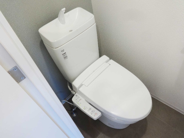 トイレ　温水便座は設備になります。