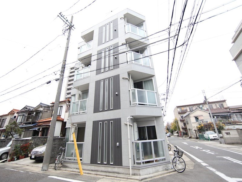 建物外観　外観　オートロック付　1フロア2部屋（全部屋角部屋）