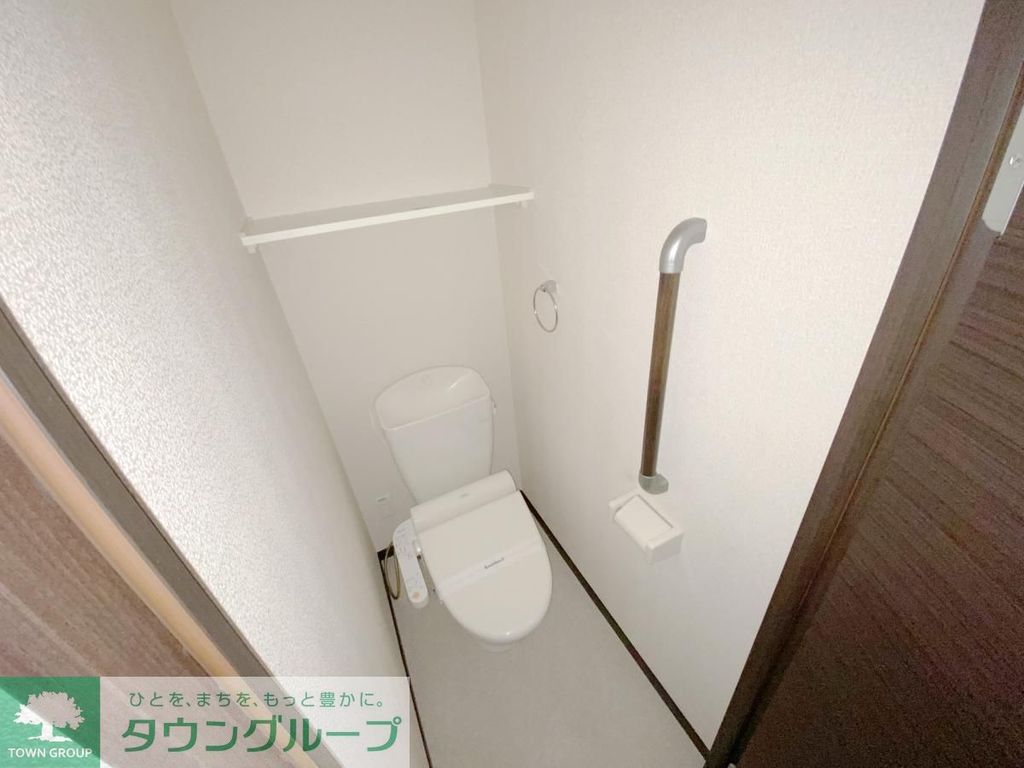 トイレ　こちらは同タイプの親部屋のお写真になります。