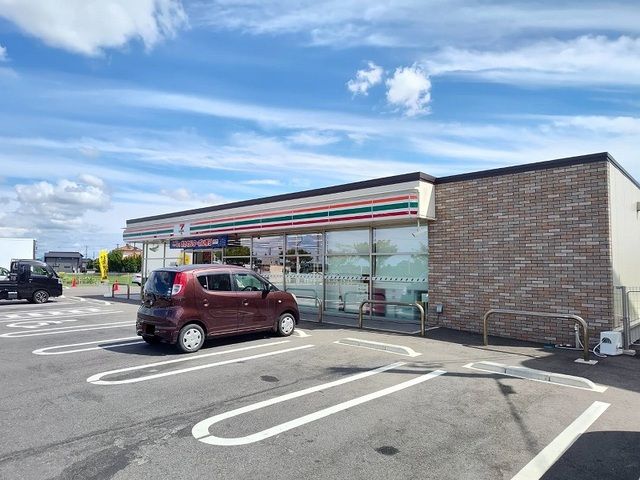 コンビニ　セブンイレブン 中津大塚店（コンビニ）まで550m