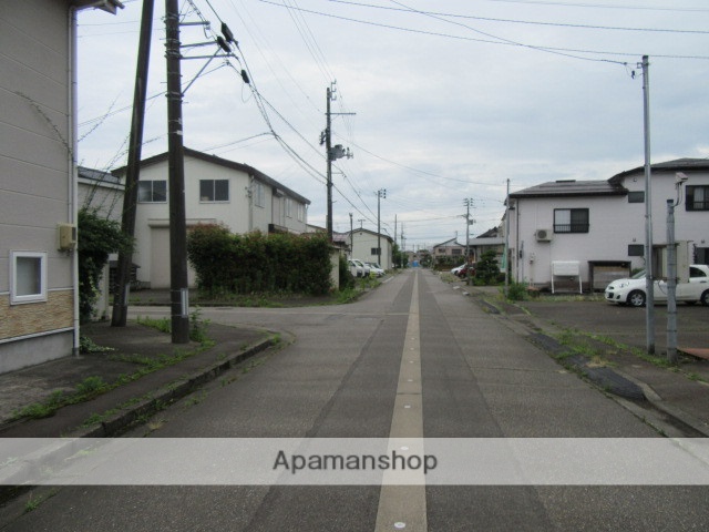 その他　前面道路（その他）まで0m