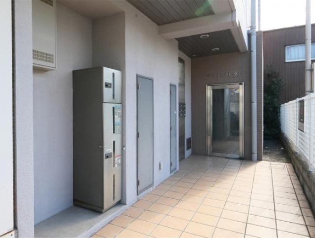 その他共有部分　宅配ボックスもあります♪