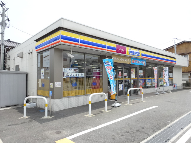 コンビニ　【ミニストップ八幡竹下町店】（コンビニ）まで389m