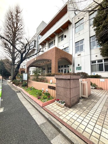 小学校　文京区立汐見小学校（小学校）まで643m